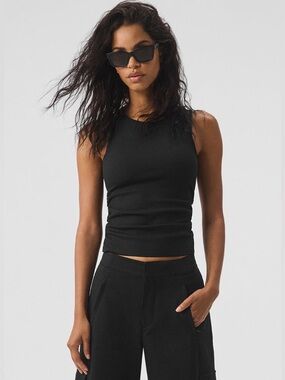 Alo Ribbed En Pointe Tank Top in Black Built in Bra Size XS Like New!